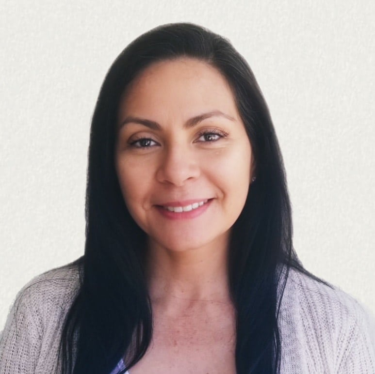 Perla Feliciano Martinez : Office Clerk